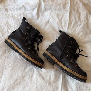 ANUGULUS Black Leather Lace-Up Boots